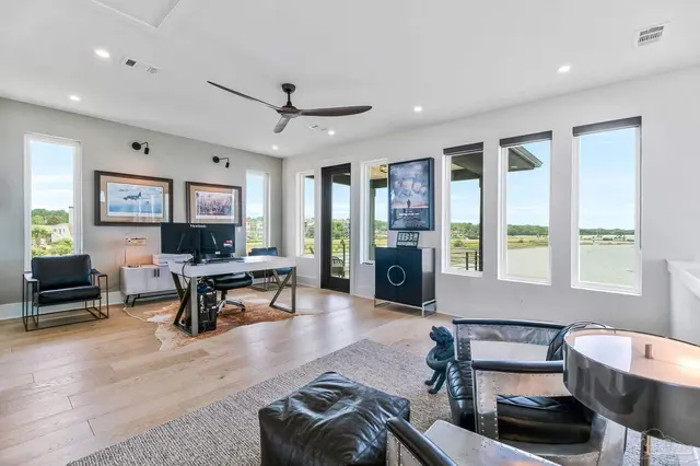 8 Wharf Ave property photo