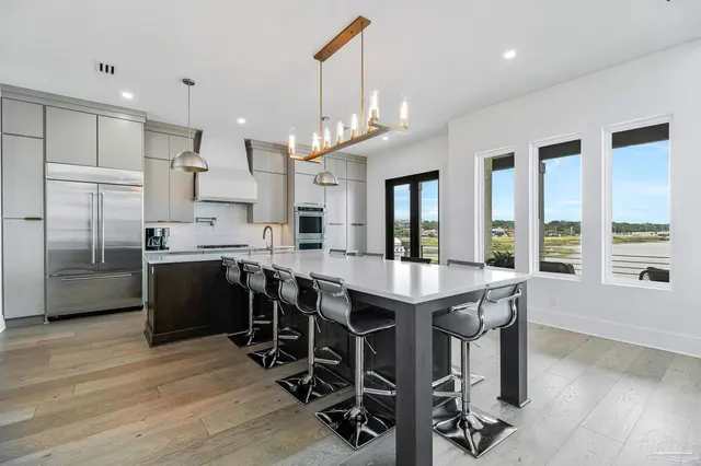 8 Wharf Ave property photo