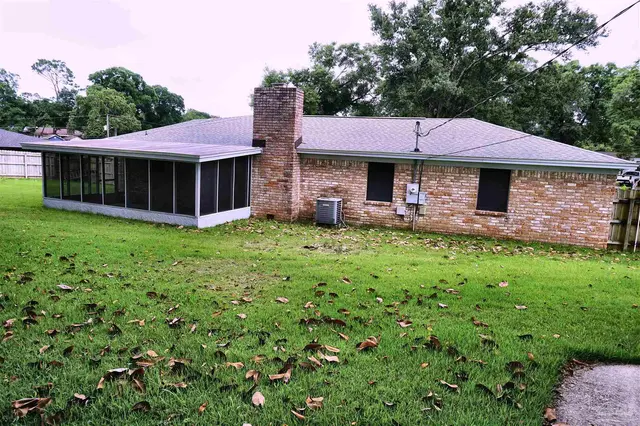 202 Southern St property photo