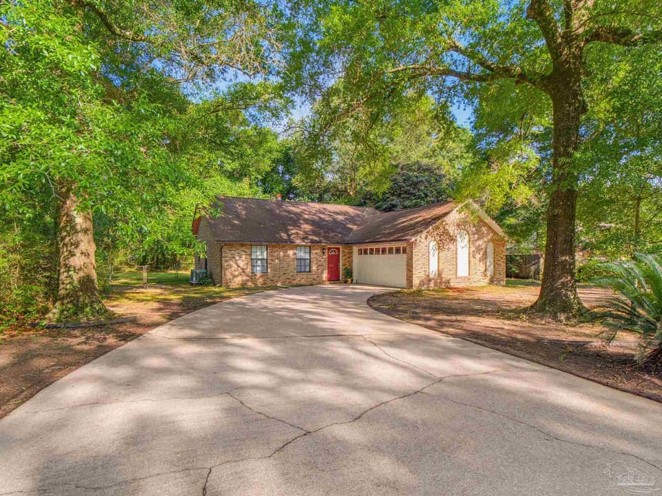 5909 Lawson Ln, Milton FL 32570 photo 1
