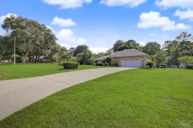 5775 Whispering Woods Dr property photo