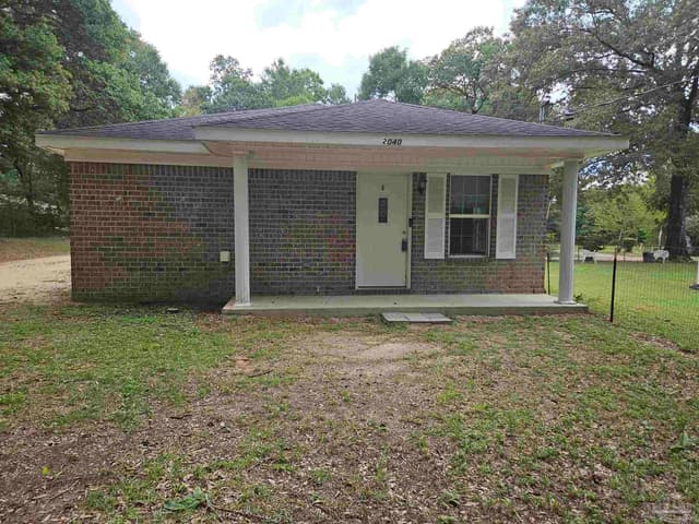 2040 E Roberts Rd, Pensacola FL 32534 exterior