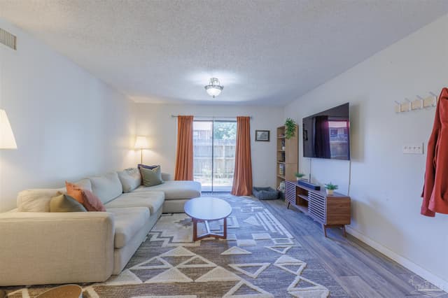 2299 Scenic Hwy # M4, Pensacola FL 32503 exterior