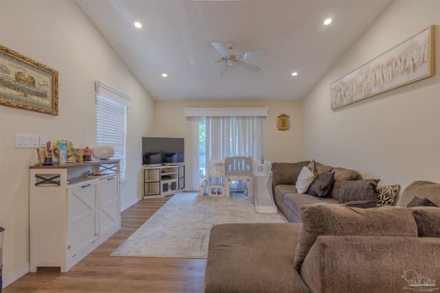 2299 Scenic Hwy # R11 property photo