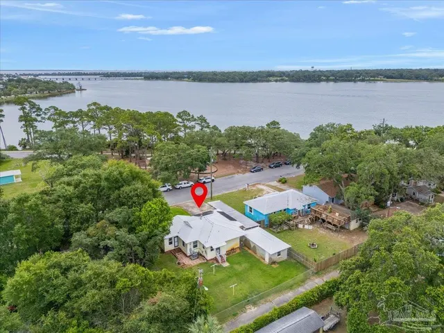 422 Gibbs Rd, Pensacola FL 32507 exterior