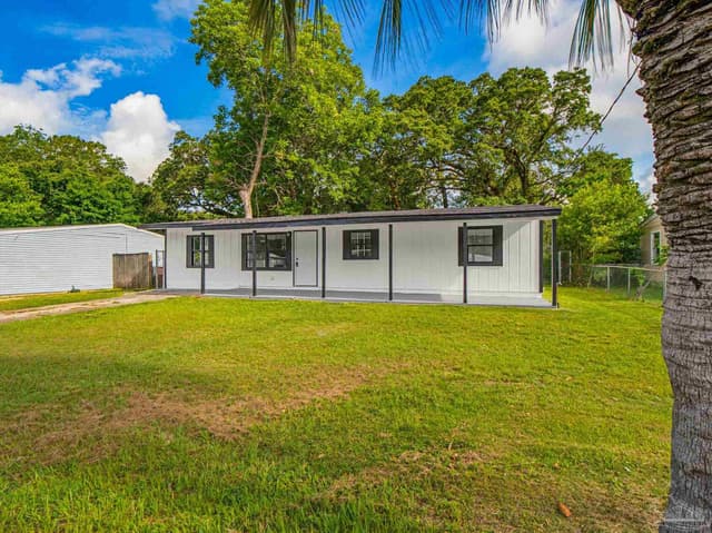1124 Medford Ave, Pensacola FL 32505 exterior