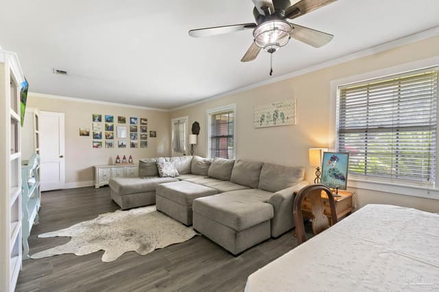 910 E Horner St, Atmore AL 36502 photo 2