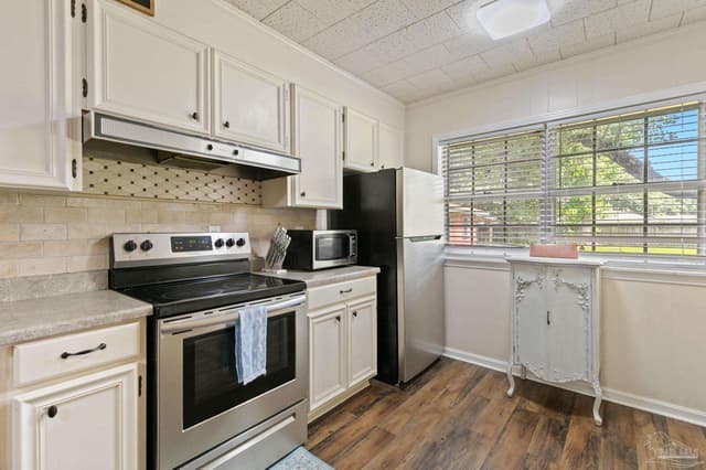 910 E Horner St, Atmore AL 36502 photo 7