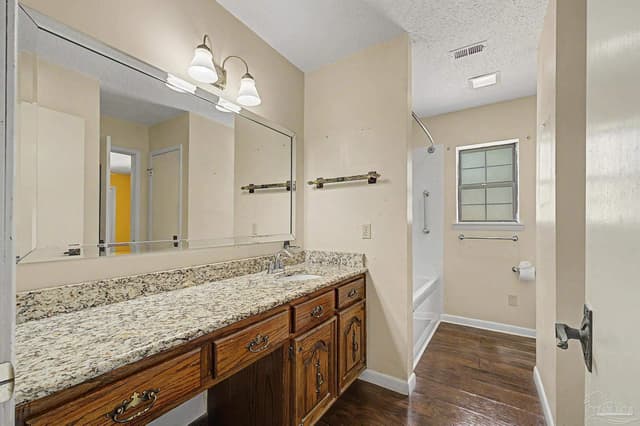 5580 Woodridge Dr, Milton FL 32570 photo 16