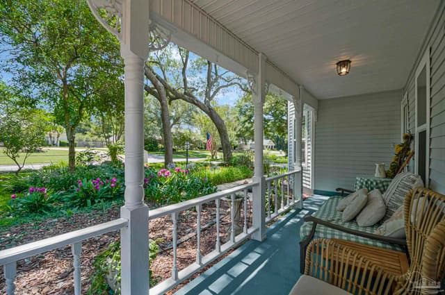 2213 Inverness Dr property photo