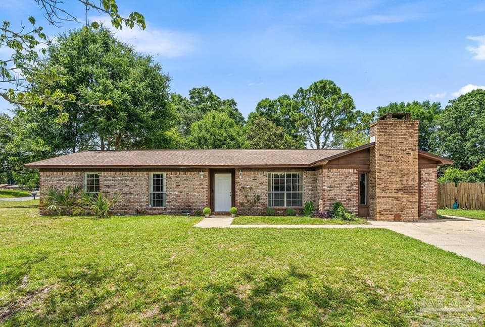 4770 Yacht Harbour Dr, Pensacola FL 32514 photo 1