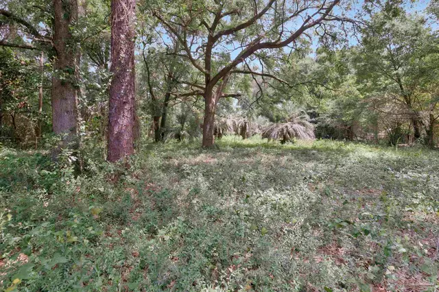 1512 E Burgess Rd, Pensacola FL 32504 exterior