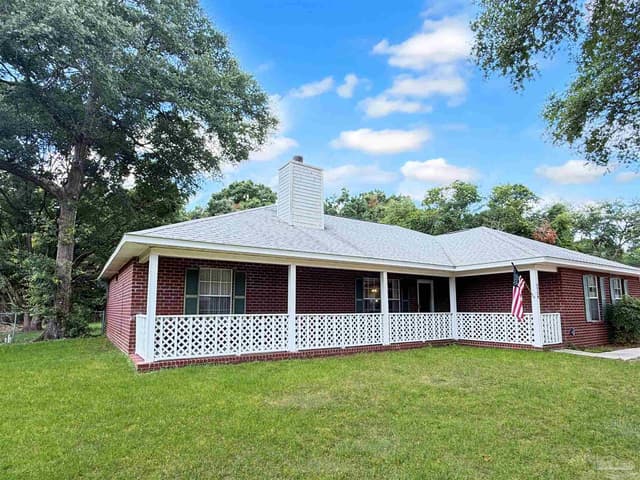 5729 Lia Dr, Milton FL 32570 exterior