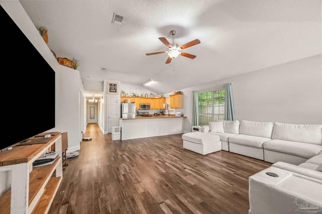 6014 Montgomery Ave, Pensacola FL 32526 exterior