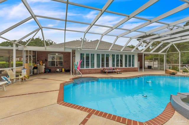 3213 Fridinger Dr, Pensacola FL 32526 exterior
