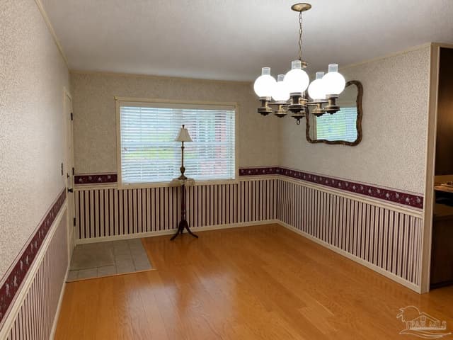 154 Perry Ln, Atmore AL 36502 photo 2