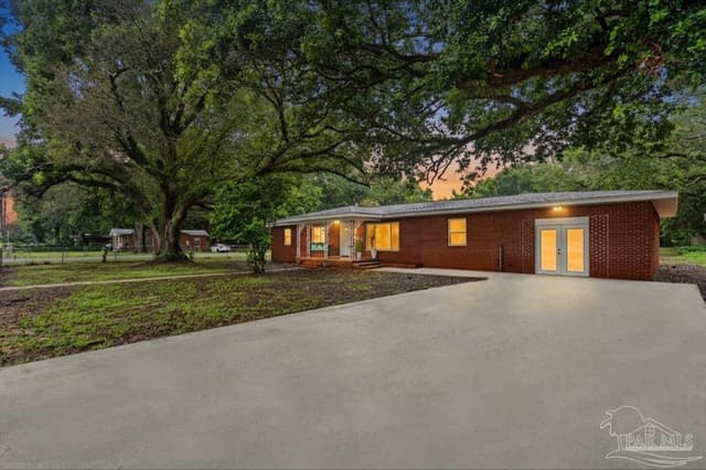 4840 W Spencer Field Rd, Pace FL 32571 exterior