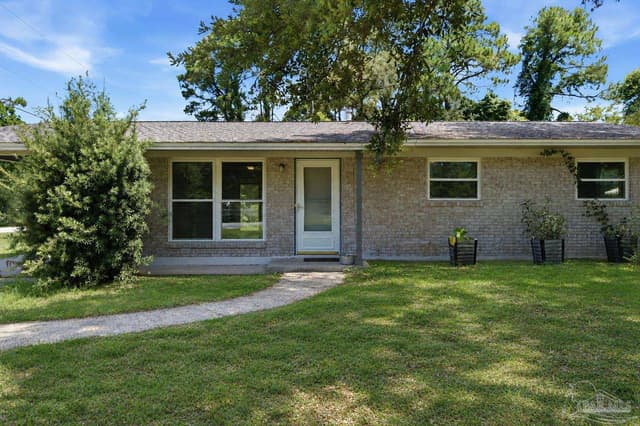 1904 Heinrich St, Pensacola FL 32507 exterior