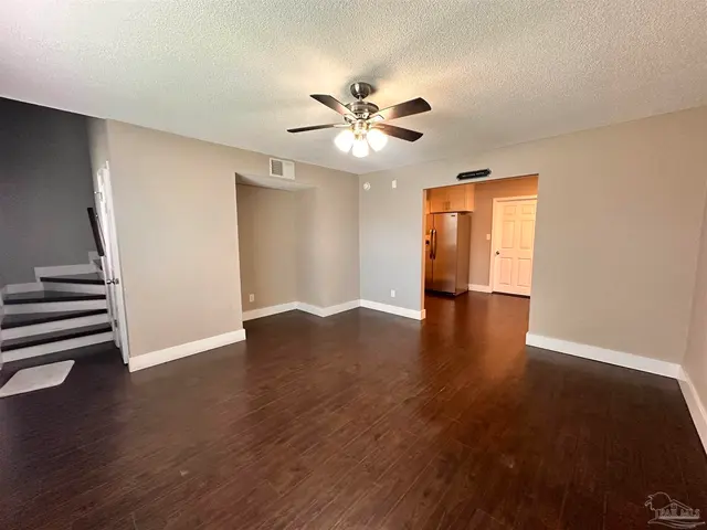 980 Zarragossa St property photo