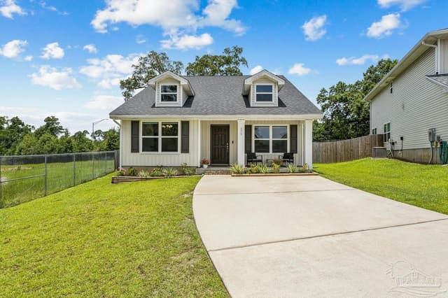 376 Hilburn Ln, Pensacola FL 32504 exterior