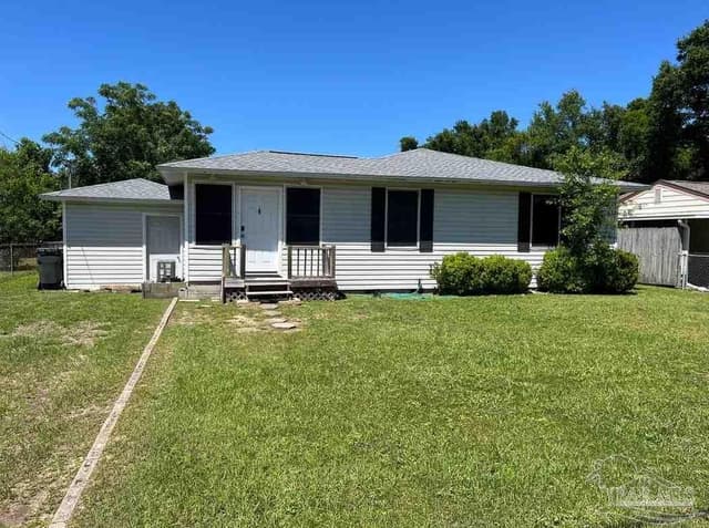 212 Rue Max St, Pensacola FL 32507 exterior