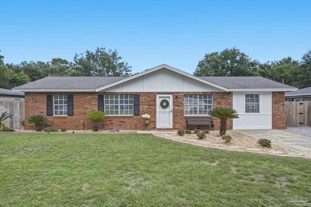 3040 Newton Dr, Pensacola FL 32503 exterior