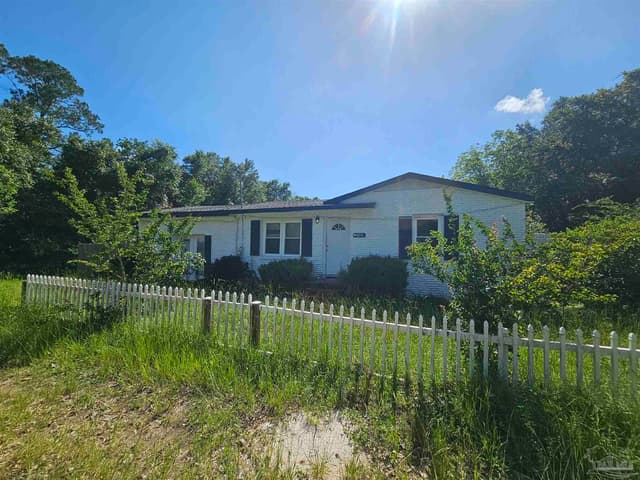 4251 Garcon Point Rd, Milton FL 32583 exterior