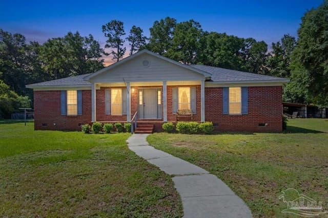 4203 Celtic Cir, Milton FL 32571 exterior