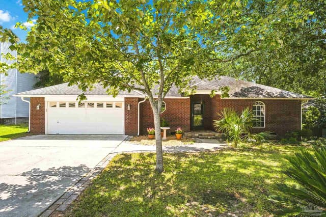 3214 Samantha Dr, Cantonment FL 32533 exterior