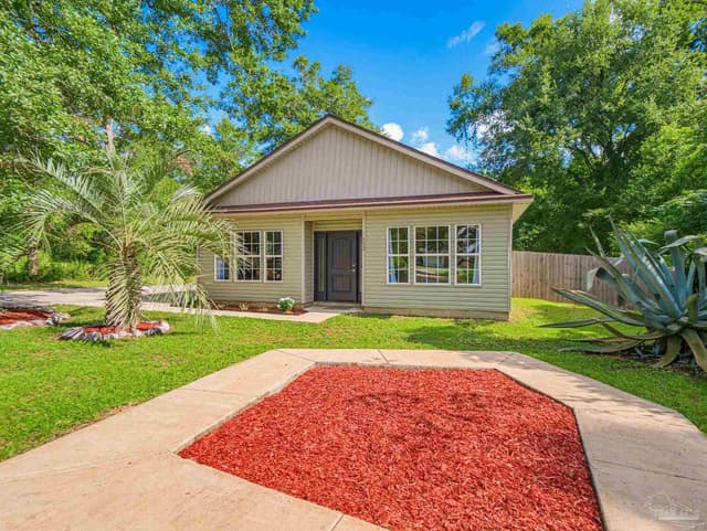552 Cedar Tree Ln, Cantonment FL 32533 exterior