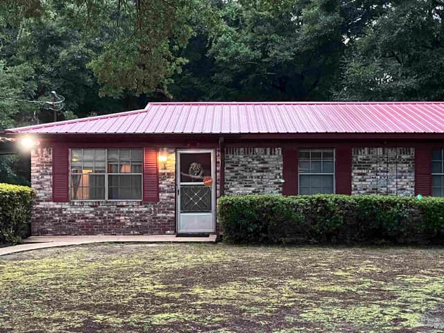 7532 Holmes St, Milton FL 32583 exterior