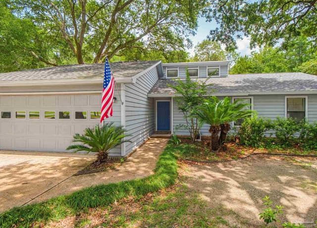 5682 Windsong Dr, Milton FL 32570 exterior
