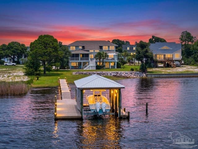 7813 Petersen Pt Rd, Milton FL 32583 exterior
