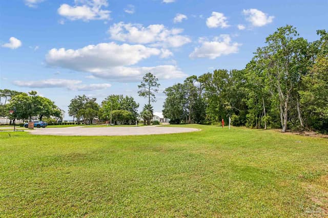 001 Soundview Trl, Gulf Breeze FL 32561 exterior