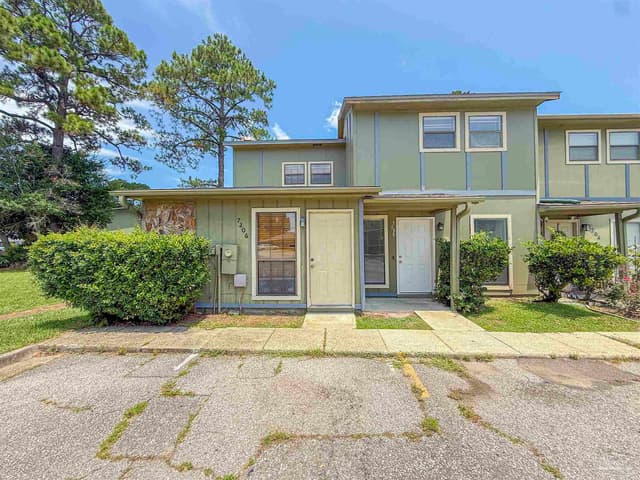 7205 Lago Vista Ct, Pensacola FL 32506 exterior