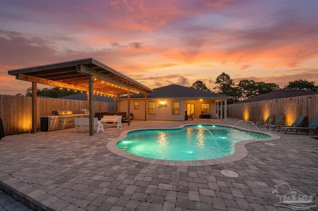 8193 Sierra St, Navarre FL 32566 exterior