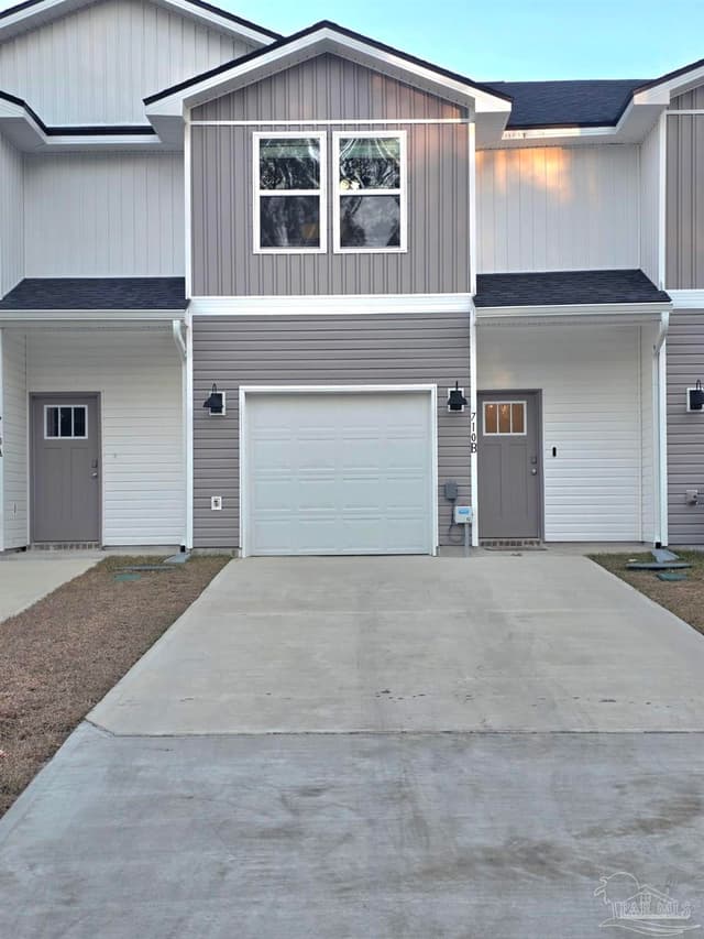 710-E Giese Ln, Pensacola FL 32506 exterior