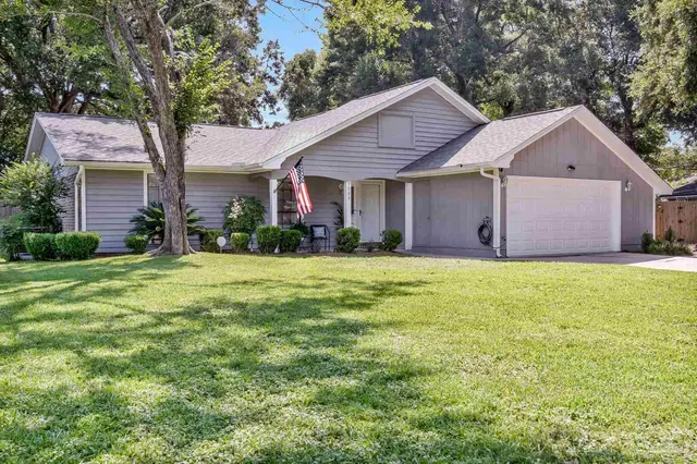 7706 Beechwood Dr property photo