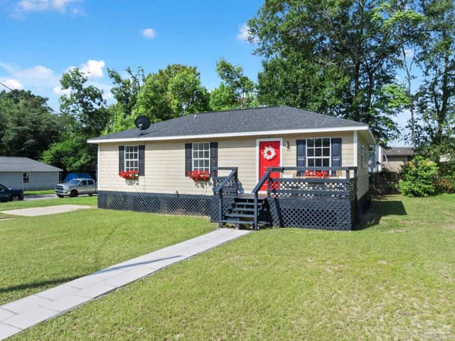 1805 Dr Martin Luther King Jr Dr, Pensacola FL 32503 exterior