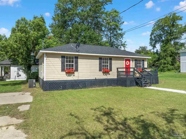 1805 Dr Martin Luther King Jr Dr property photo