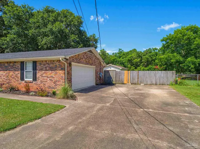 105 Beland Rd property photo