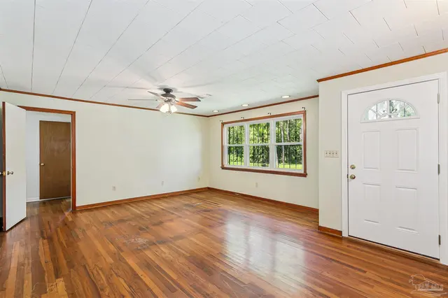 7621 Lodge Dr property photo