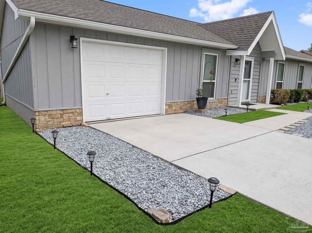3900 Baywoods Dr, Pensacola FL 32504 exterior
