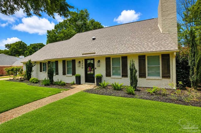 2490 Hallmark Dr, Pensacola FL 32503 exterior