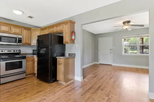 905 Lagoon Dr property photo