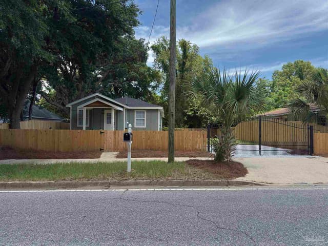 1212 N E St, Pensacola FL 32501 exterior