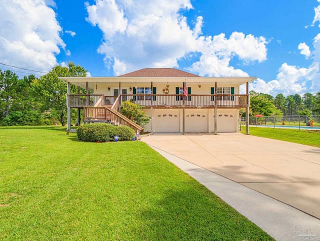 8110 Virginia Ln, Milton FL 32583 exterior
