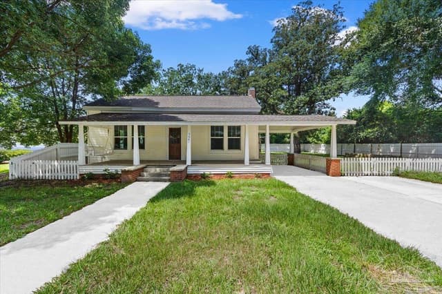 5061 Combs St, Milton FL 32570 exterior