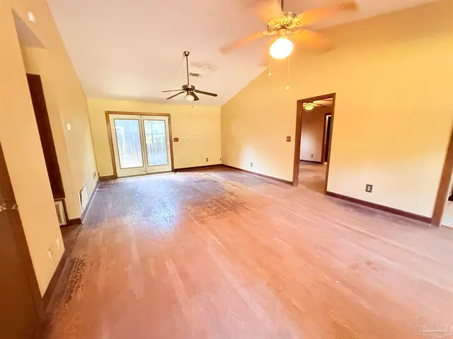 5244 Suwanee St property photo