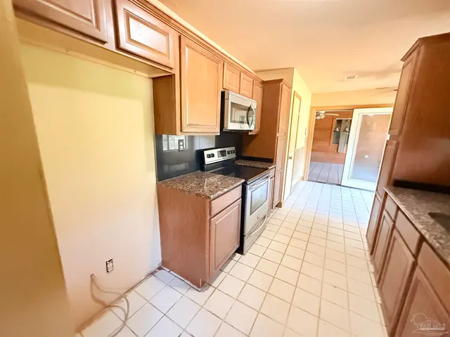 5244 Suwanee St property photo